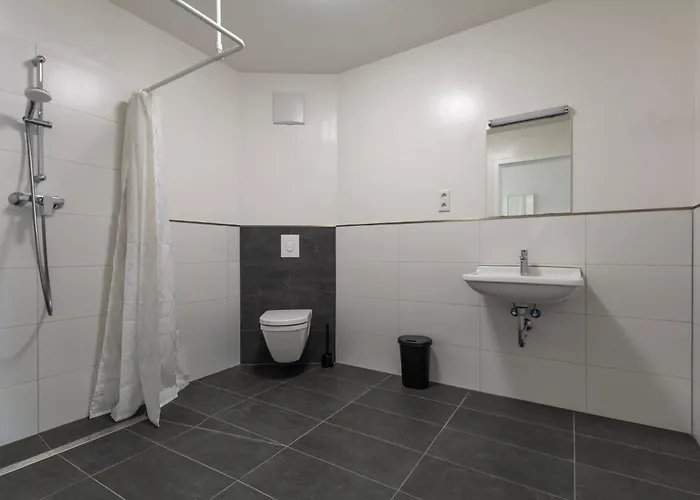 T&k - Bergisch Gladbach - 7 Comfortable - 20 Min To Fair Messe شقة