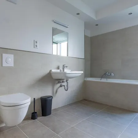 T&k - Bergisch Gladbach - 7 Comfortable - 20 Min To Fair Messe Apartment