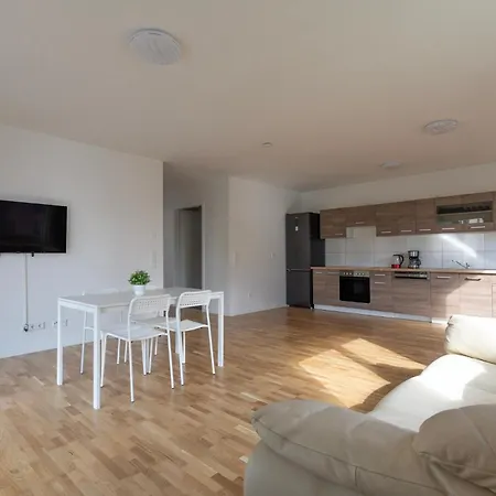 Apartment T&k - Bergisch Gladbach - 7 Comfortable - 20 Min To Fair Messe