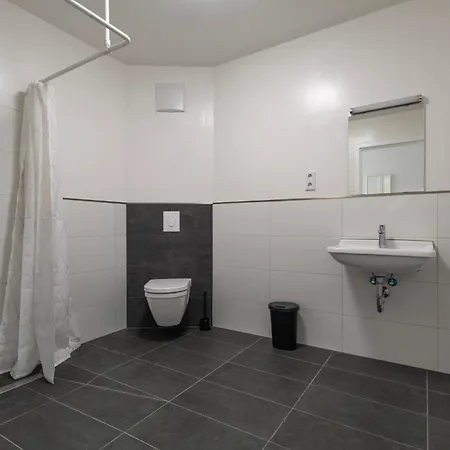 T&k - Bergisch Gladbach - 7 Comfortable - 20 Min To Fair Messe Apartment